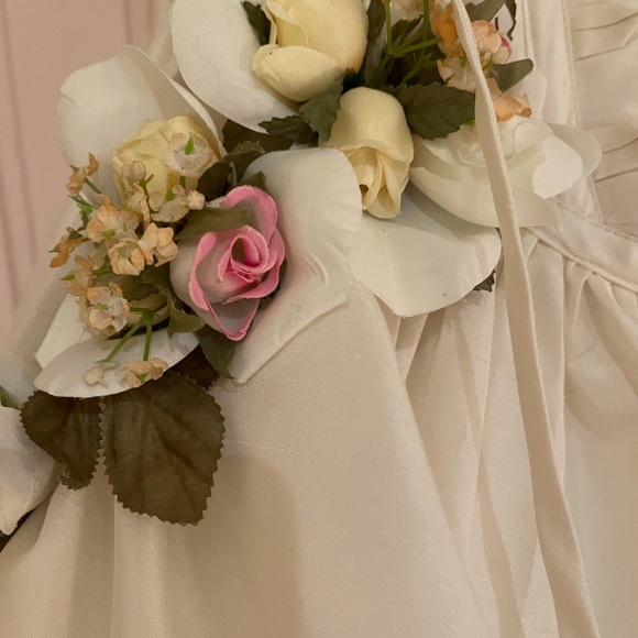 Wedding dress - Picture 7 of 16